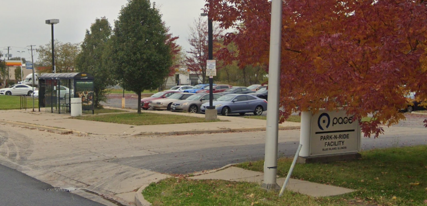 Image of the entrance to the Blue Island Park-n-Ride