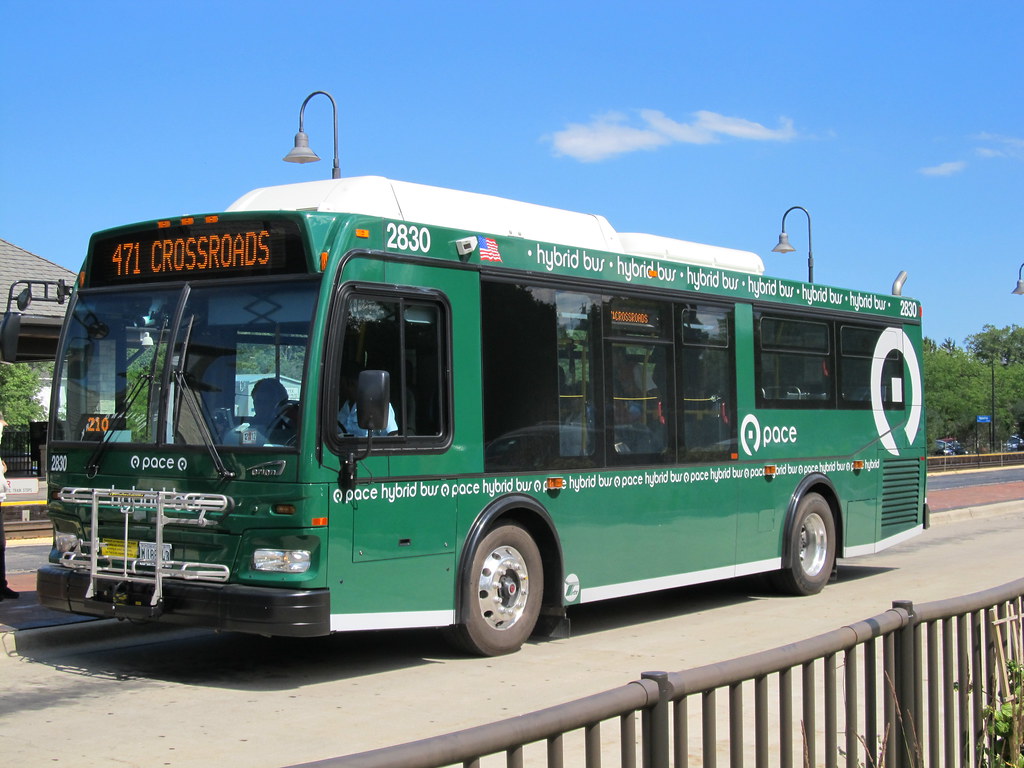 Image of Pace Hybrid Bus in Highland Park