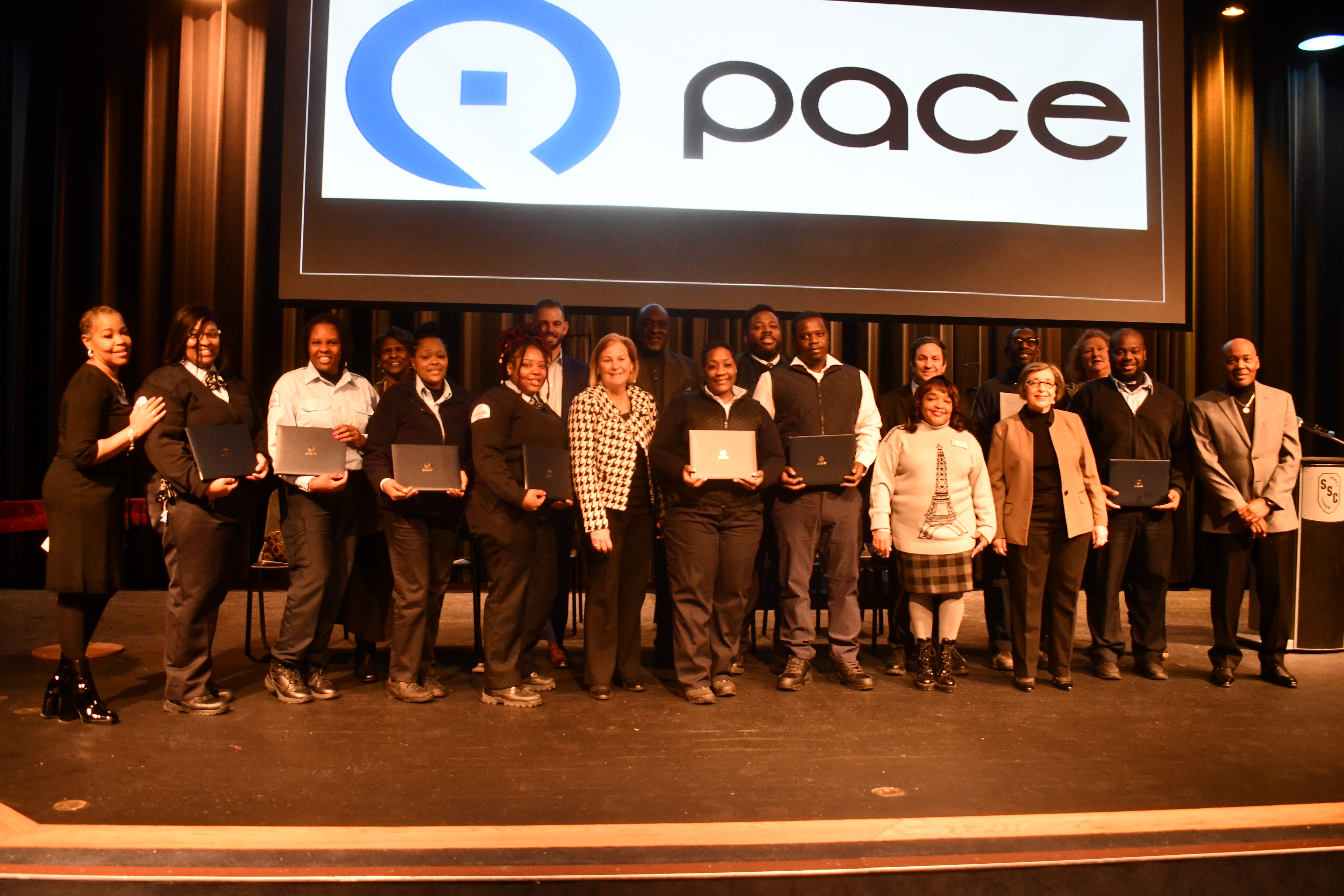 Photo of Pace and South Suburban College CDL Program graduates with Pace, RTA, and SSC leadership.