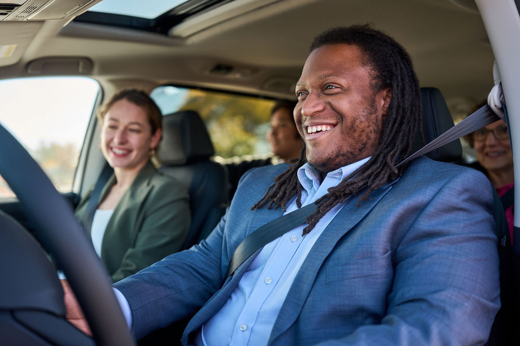 Image of a shared commute where employees save money and can use transit benefits